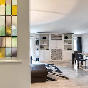2* Bed & Breakfast Black And White